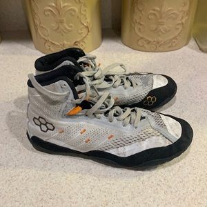 Youth wrestling shoes